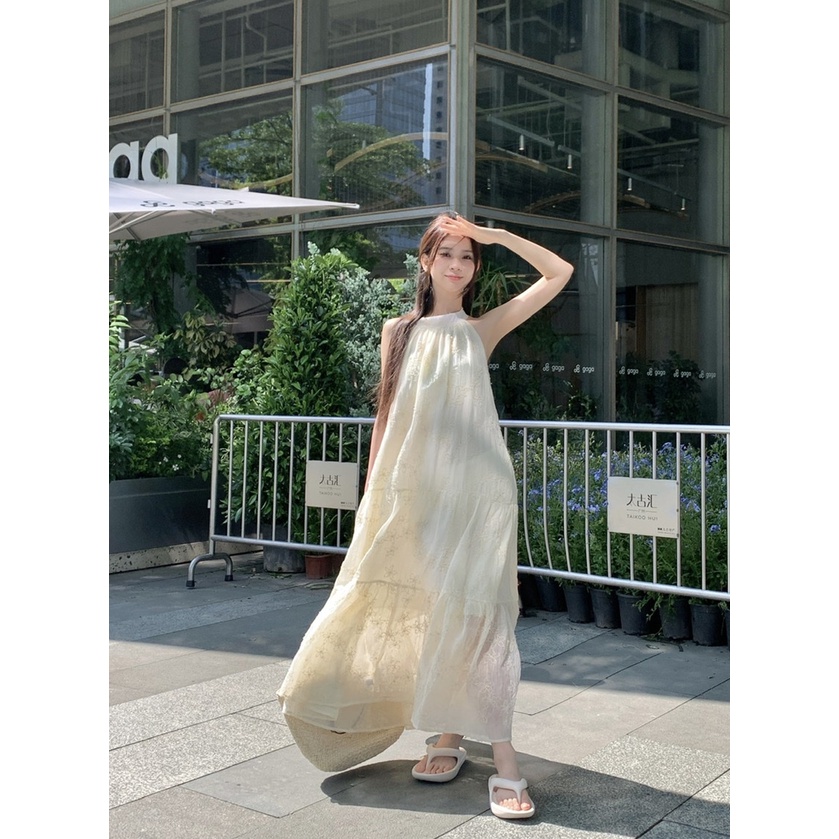 Red dreesGaya liburan strapless halter neck dress musim panas wanita temperamen pinggang ramping dan renda tipis rok mid-length