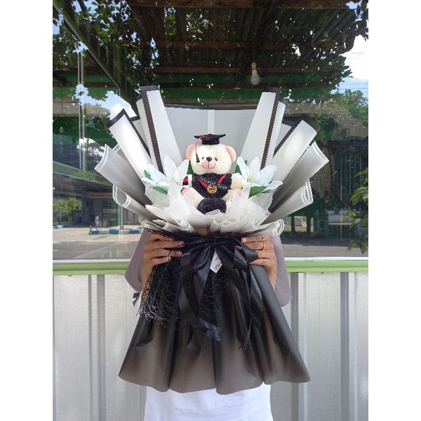 REALPICT BUKET WISUDA BLACK ROSE BUKET GRADUATION HITAM PUTIH