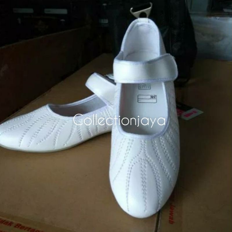 Sepatu haji dan umrah