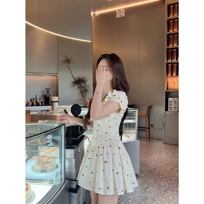 dress floral korea Rok Pendek Musim Panas WanitaVGaun Kerah Renda Motif, Rok Modis Lengan Puff Pingg