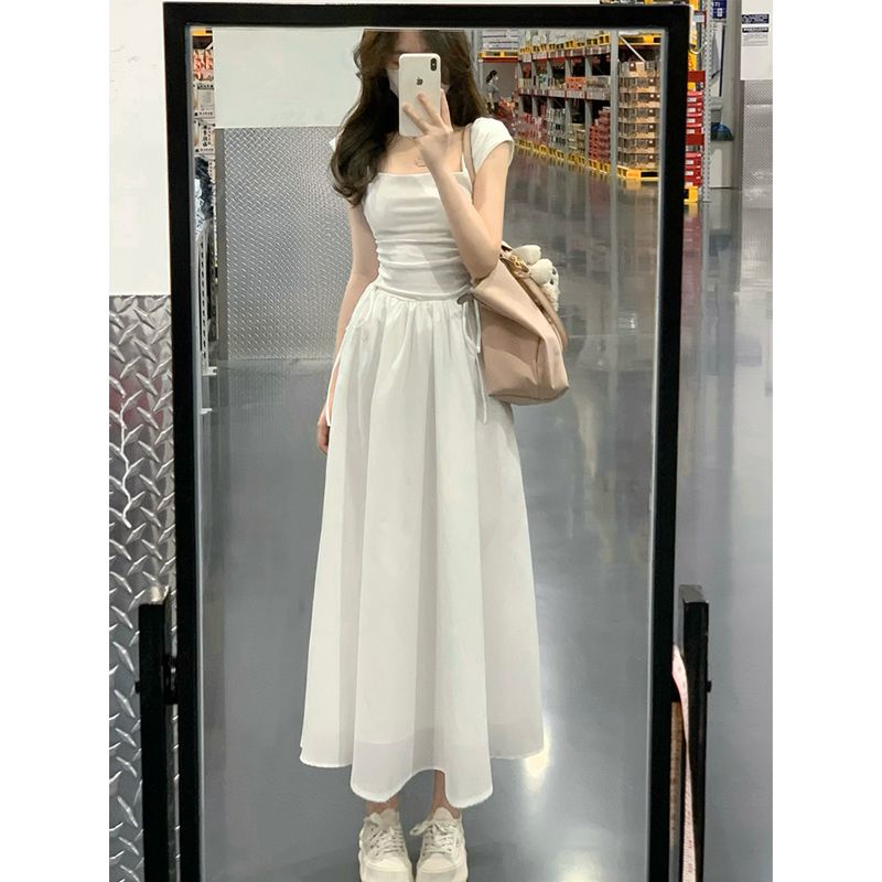 dress floral korea Gaun Wanita Putih Manis Kerah Persegi Ketat Pinggang Gaun Kecil Serut Slim Fit Mu