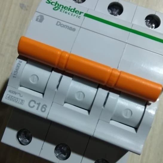 Terlaris Mcb 16A 3 Phase Schneider