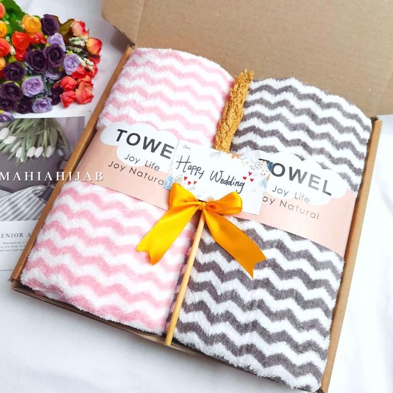 

✨ 7.7 Hampers Handuk Couple Wedding 70x140cm / Paket Kado Hadiah Pasangan Pernikahan , Anniversary , Ulangtahun