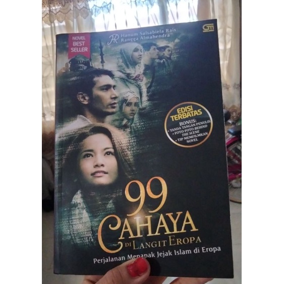 99 Cahaya di Langit Eropa