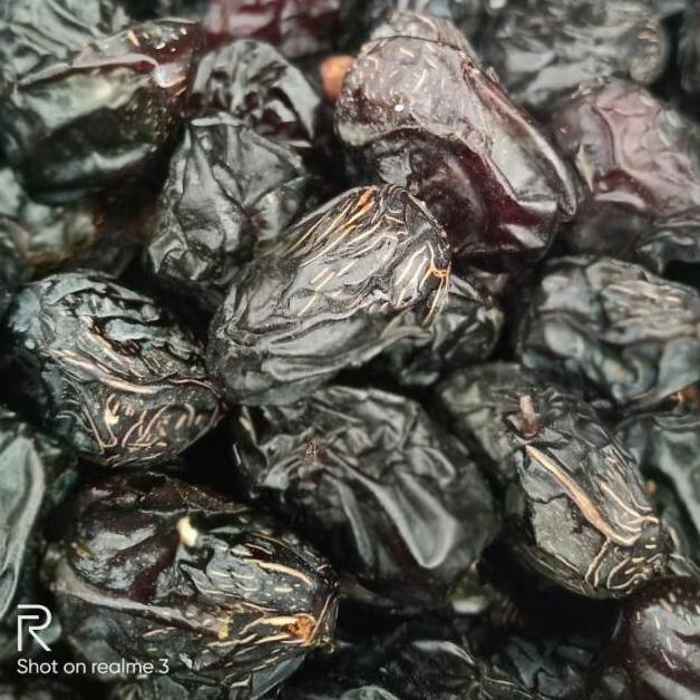 

Kurma Ajwa 100gram Best Seller