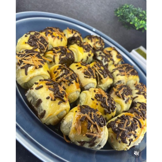 

BOLEN COKLAT / BOLEN PISANG COKLAT KEJU / BOLEN COKLAT KEJU