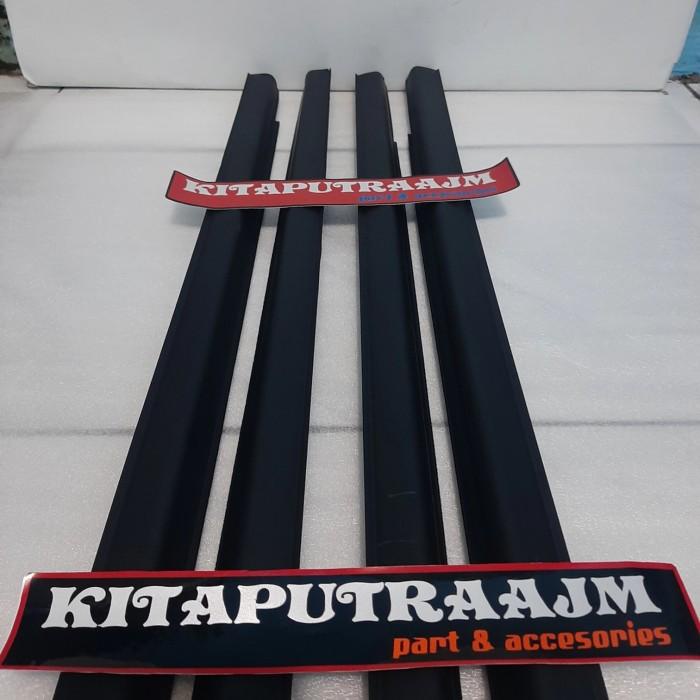 Pelipit Kaca Luar Suzuki Apv / Karet Pelipit Kaca Apv