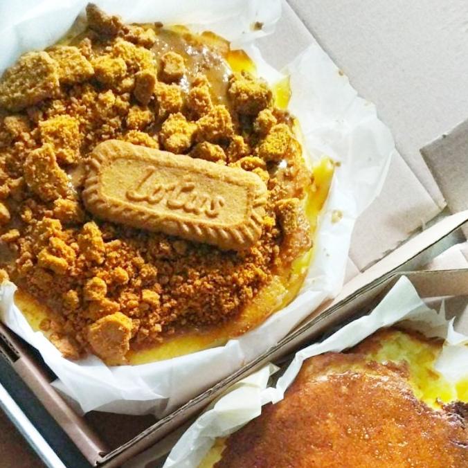 

VEGAN GLUTEN-FREE Lotus Biscoff Burnt Cheesecake