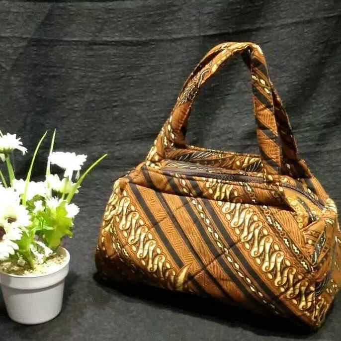 tas jinjing simple batik lawasan sogan. / tas makeup /tas mukena batik nov