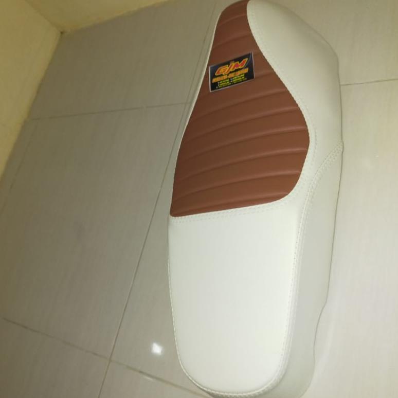 Update! Sarung kulit jok scoopy caferacer-Cover jok scoopy  double seat .,