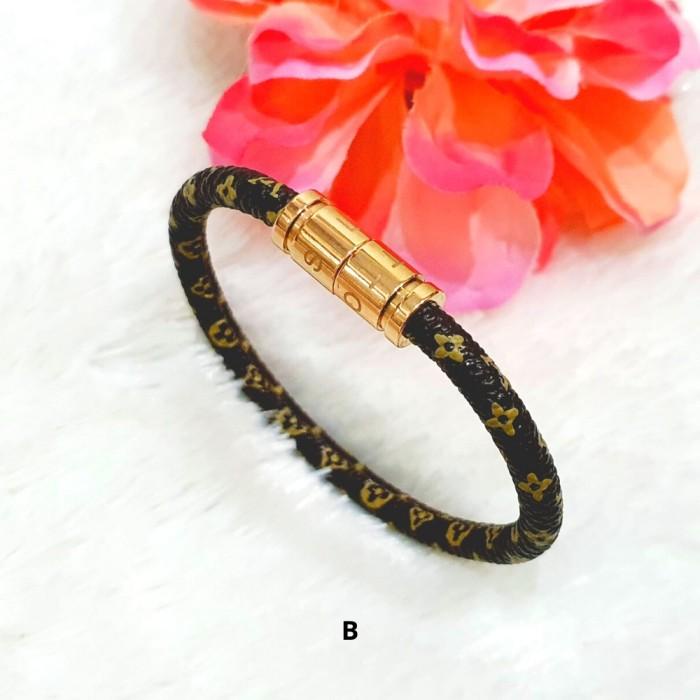 Best Seller Lv Magnet Kulit Gelang Damir Titanium