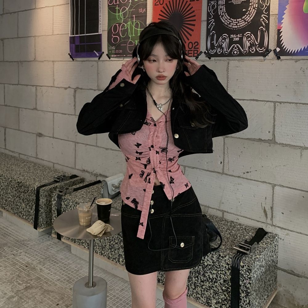 Red Pedas Pinggang Kecil Rasa Desain Halus Kupu-kupu Lengan Panjang Kardigan Kecil Wanita Musim Gugur Baru Retro Pelangsing dan Tipis bottoming Top