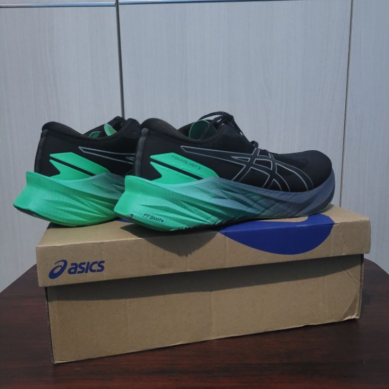 Asics Novablast 3 Lite Size 28.5cm US11