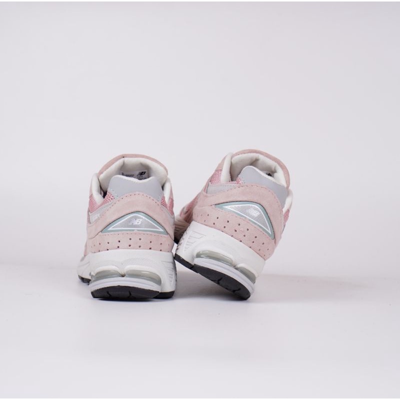 Sepatu New Balance 2002R Cherry Blossom Powder Pink