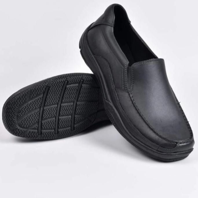 sepatu karet pria hitam polos/sepatu pantopel karet