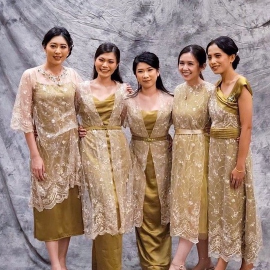 Paket Seragam Bridesmaid Lengkap Wisuda Lamaran Keluarga Tile Akar Motif Brokat Kain Satin Maxmaraa Luxury