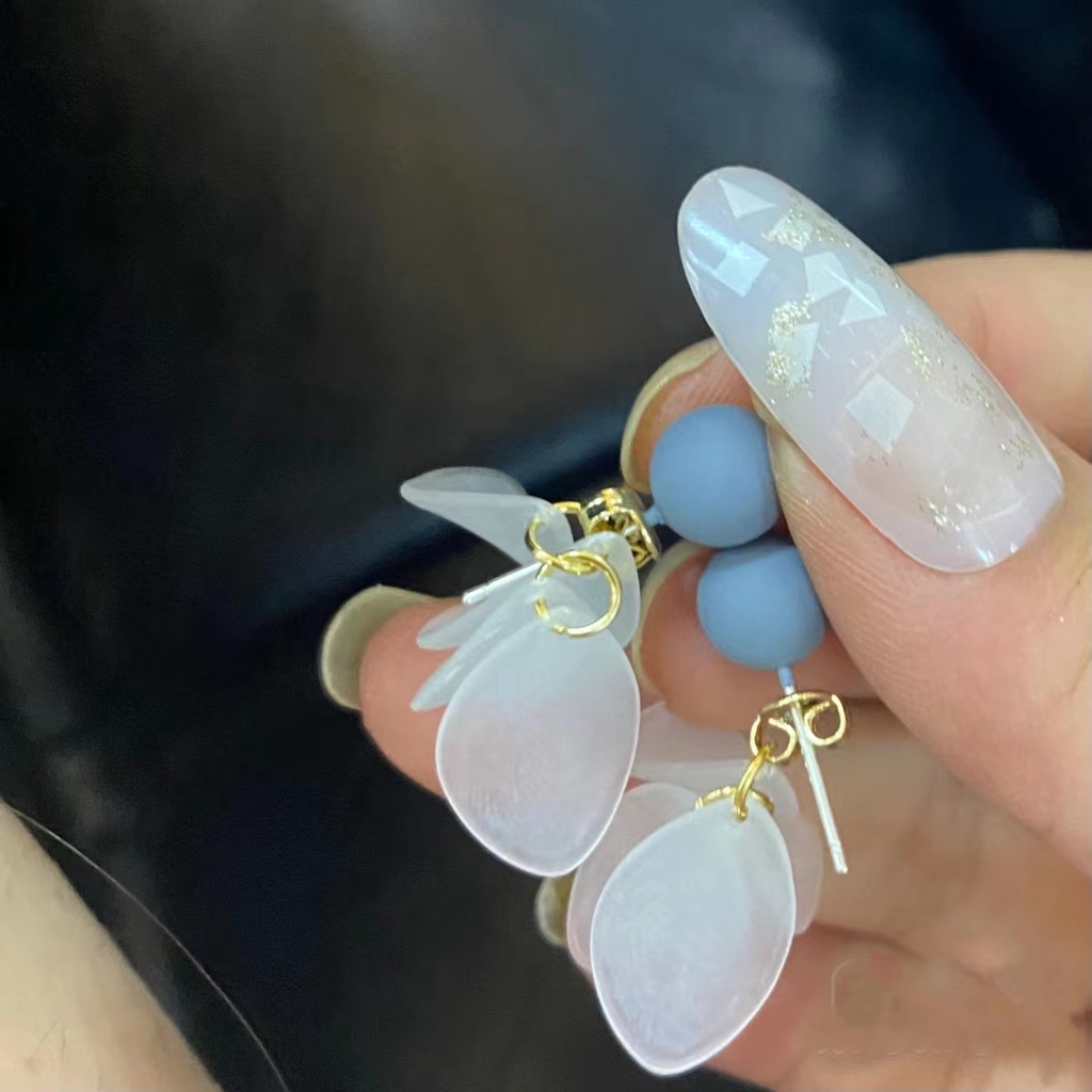 Anting Hook Wanita Kelopak Bunga Daily Fashion - Anting Kelopak Bunga Putih