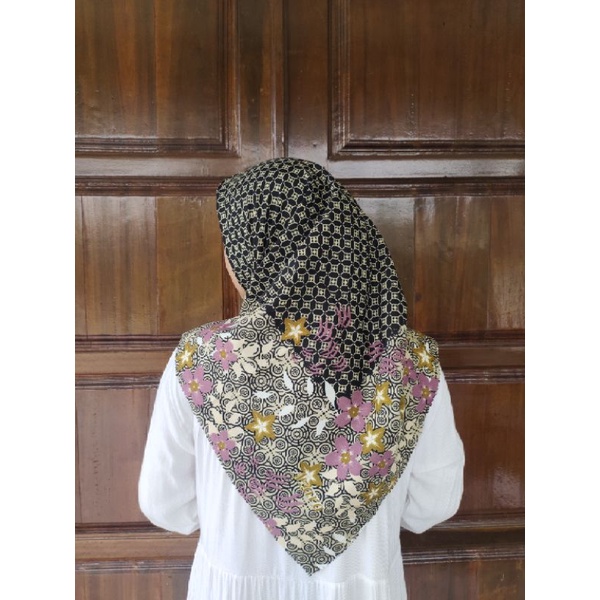Jilbab Segi empat Azara