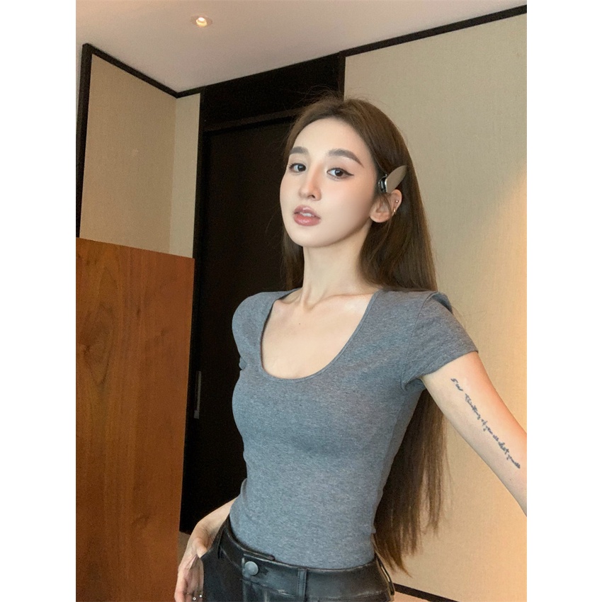 Red American Retro Pendek Slim Hitam T-shirt Wanita Musim Panas Keinginan Murni Angin Manis Gadis Panas Leher U Lengan Pendek Seksi Tulang Selangka top