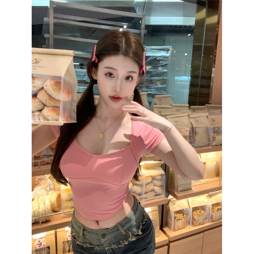 Red Murni Keinginan Ketat Tipis Lengan Pendek T-shirt Wanita Musim Panas Baru Rasa Desain Niche Hot Girls Slim buka Kembali Pendek Top