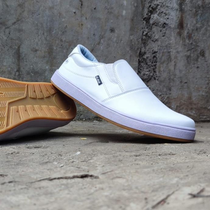 Sepatu Pria Casual Slip On Putih Polos Slop Tanpa Tali ALDEO Original