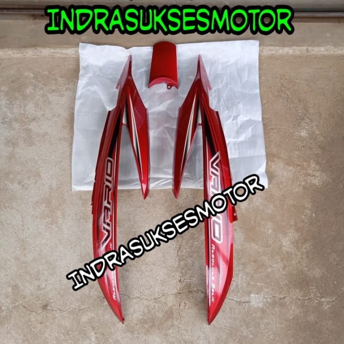 cover body belakang motor vario 110 karbu lama warna merah