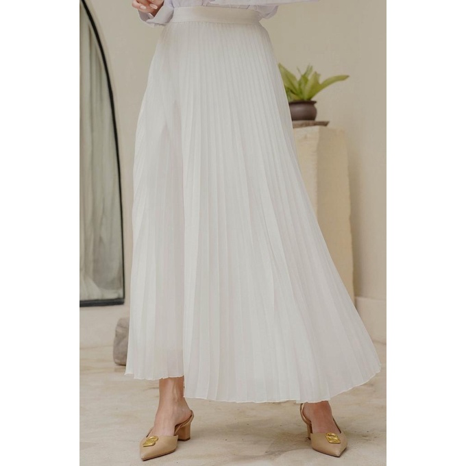 Benang Jarum - Chiffon Pleats Skirt - White