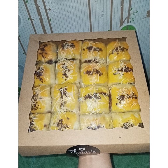 

Miliki Juga bolen pisang 22x22 isi 16pcs 43