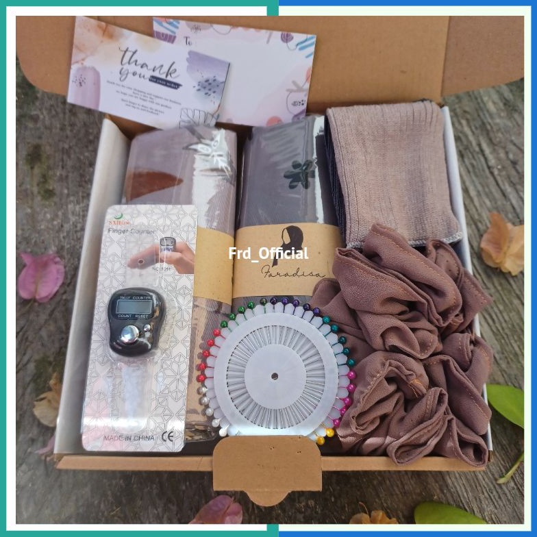 

[Miliki Juga] Hampers Hijab Motif I hijab segiempat motif I umama I azara I tasbih digital I kado l hadiah l gift l gift box l box l wedding l ultah l birthday l wisuda l perpisahan l graduation 01D