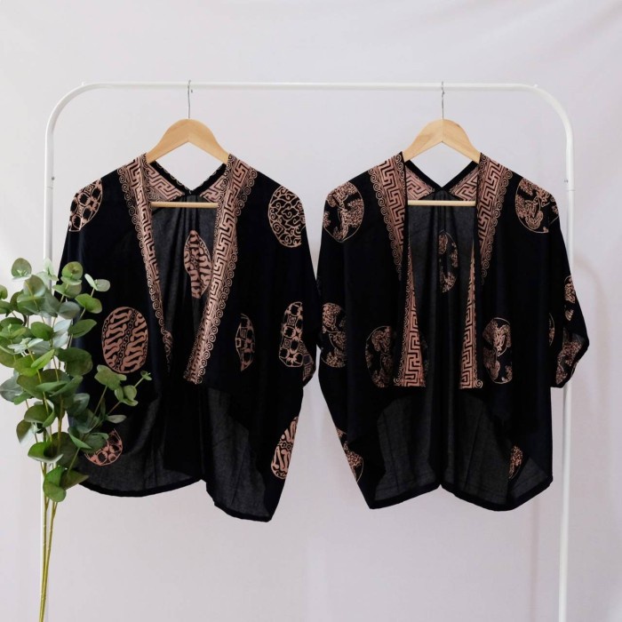 Atasan Batik Ern Wanita Outer Batik Cardigan Batik Hitam Dek