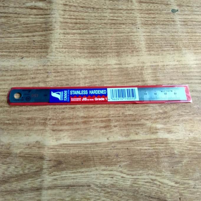 

Shinwa 13005 Penggaris stainless hardened 15cm grade 1