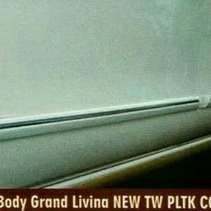 List / Lis Body / Side Body Moulding Nissan Grand Livina