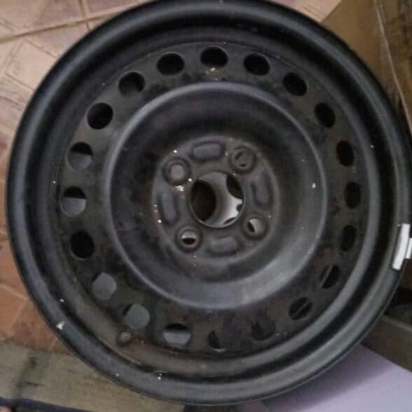 {Bekas} Velg Kaleng Serep Mobilio R15 Berkualitas