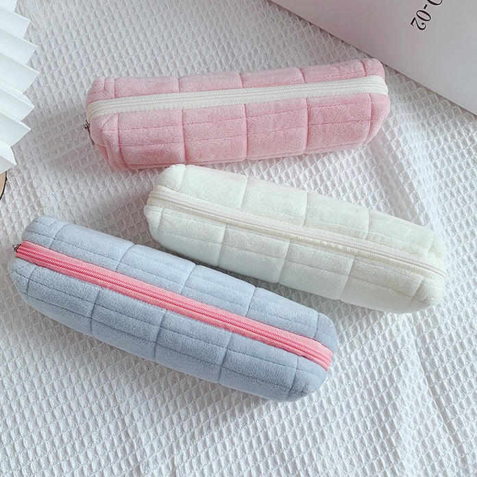 

KNWY9683㊓ Tempat Pensil Bulu Halus model Jahitan Kotak ㊊