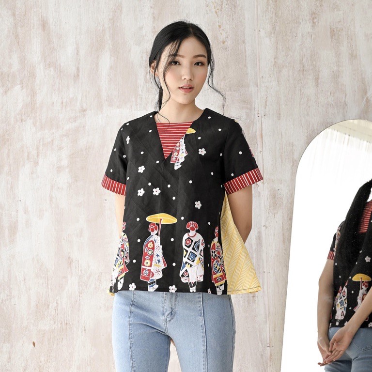 MENARIK. Brielle loose top | batik print nona hitam kombinasi batik cap