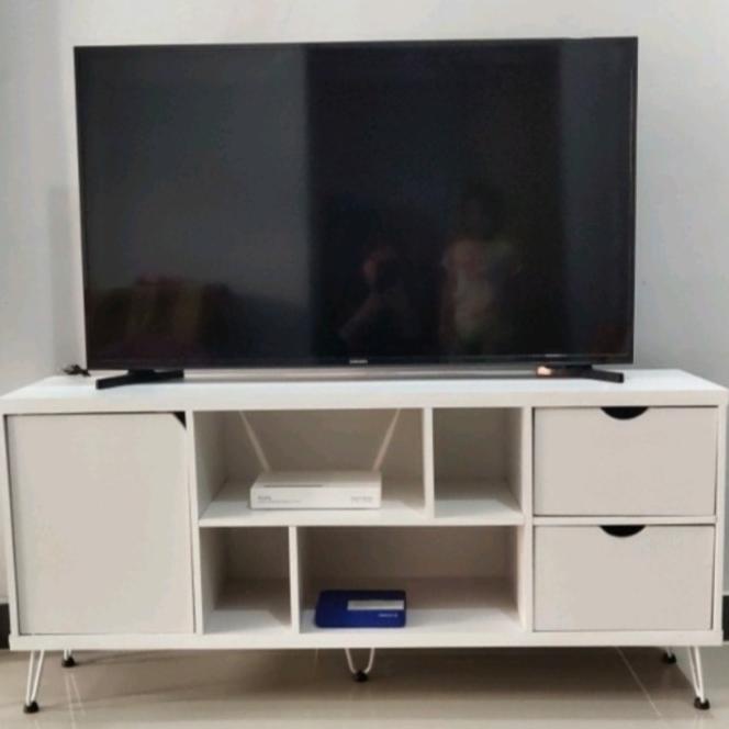 Meja Rak Tv Modern Rak Tv 55 Inch Stand Tv Aesthetic Kaki Besi-Instant