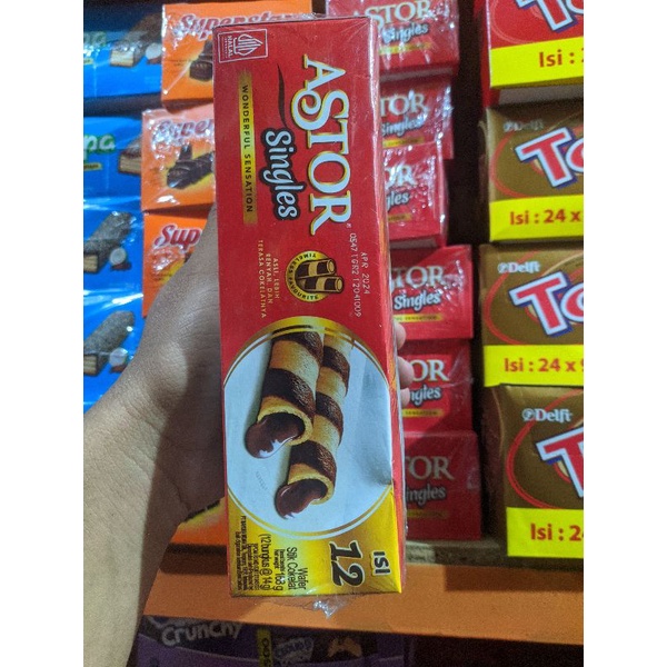 

Astor Singles Wafer Stick Isi 12 pcs