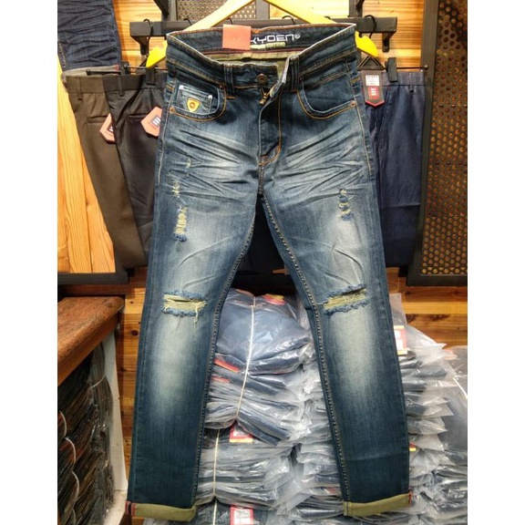 Berkualitas harga promo///celana jeans pria sobek terlaris///celana jeans pria sobek tambal /celana 