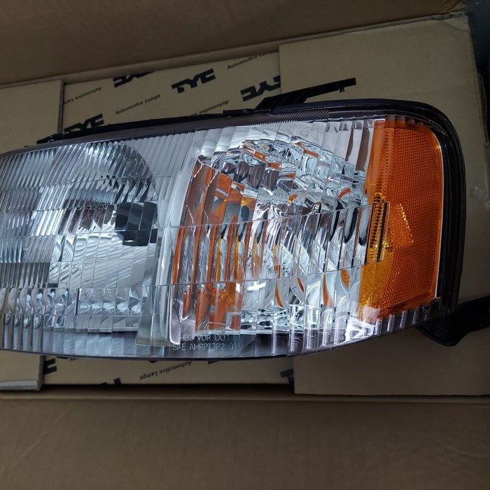 Ford Escape 2001 2002 2003 2004 Headlamp Head Lamp Lampu Besar Standar Kode Br05