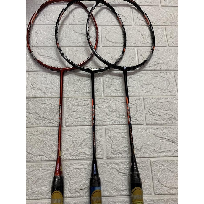 Raket Badminton APACS NEW VERSUS 20 Grip 5UG2 kuat 35Lbs ORIGINAL