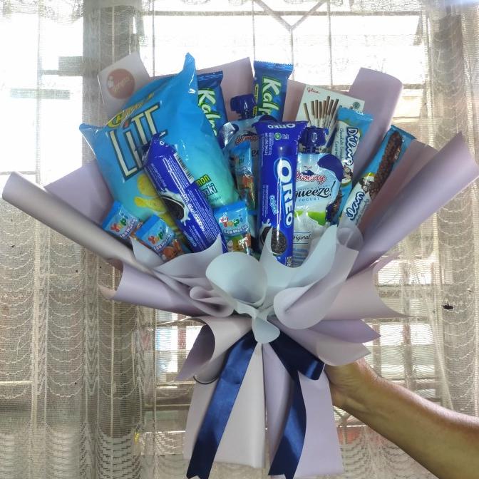 

6.6 Buket Snack Bouquet Wisuda Ukuran M Fit To L/Bouquet Snack