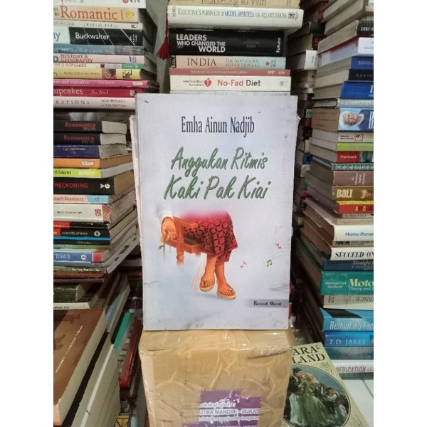 Buku Ori Anggukan Ritmis Kaki Pak Kiai