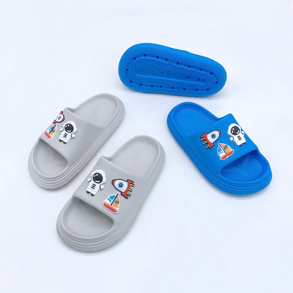 Sandal Selop Anak Laki-Laki Bahan Karet Anti Licin Kekinian Motif Lucu Terbaru Size 24-35