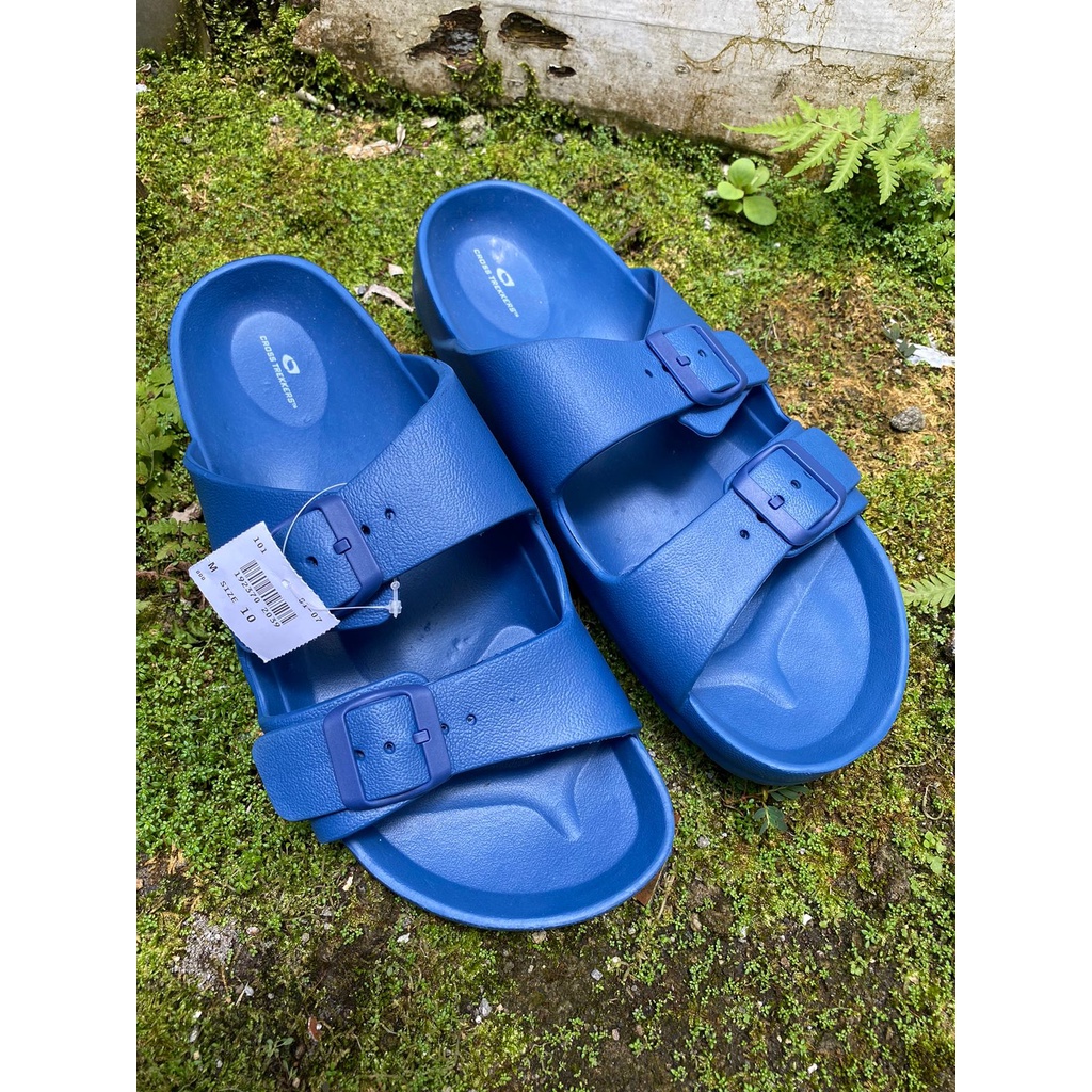 SANDAL CROSS TREKKERS NAVY SENDAL NYAMAN KARET RINGAN SENDAL PRIA PAYLESS COD ORIGINAL