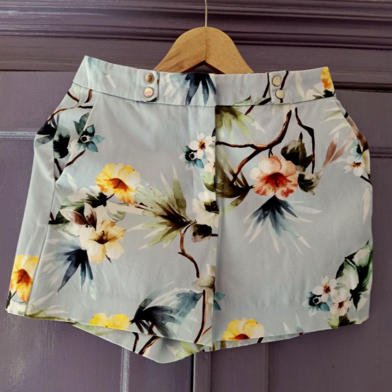 PRELOVED CELANA ZARA