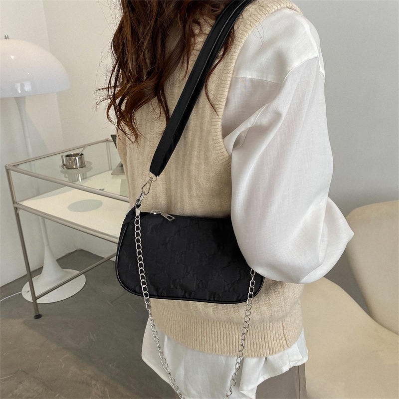 THALIA Sling bag Tas Selempang Casual Crossbody Kecil Stylish Rantai Dumpling Bag Square Bag Fashion Mini Kecil Shoulder Small Bag Kondangan Catur Korean Wanita lucu Style Chikoisme