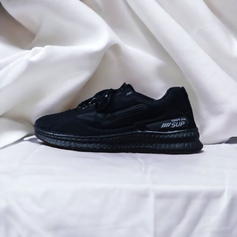 sepatu pria dan wanita sneakers fashion SupOne/sepatu sneakers tali kekinian/sepatu casual dan trendy kekinian termurah bisa Cod size 39-43