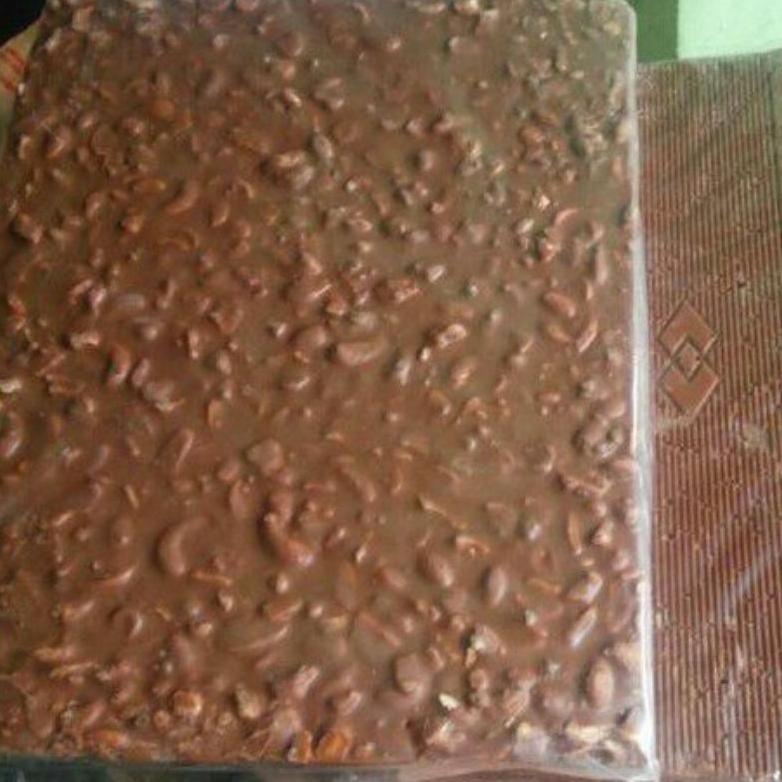 

Coklat Silverqueen 1Kg Dan 500 Gram Coklat Blok Pt Ceres Yesicamart