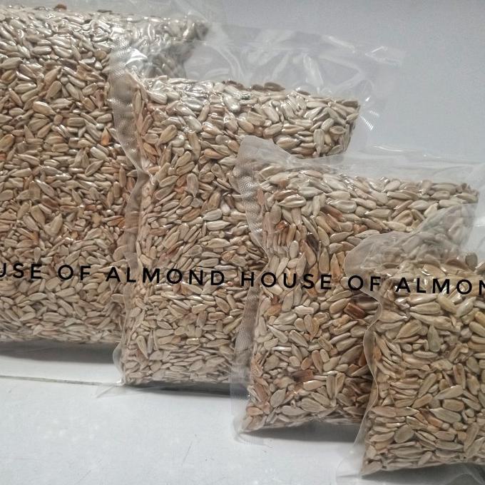 

STOK TERBATAS SUN FLOWER SEEDS ROASTED 250GR / BIJI BUNGA MATAHARI KUPAS (KUACI)