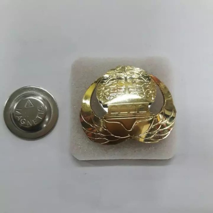 Terlaris Pin Pin Korpri Kuningan (Magnet)